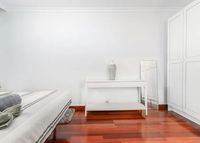 Apartment Home2book Bright Panoramic